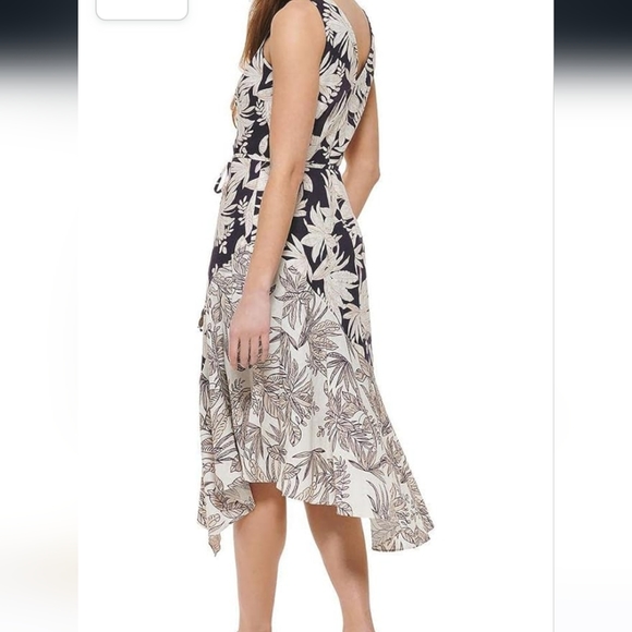 HP!! Vince Camuto Printed Linen Mix V-Neck Midi Dress - Picture 2 of 9